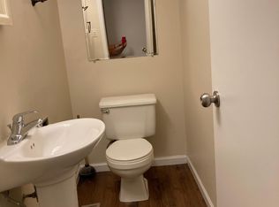 431 Greentree Ln, Bolingbrook, IL 60440