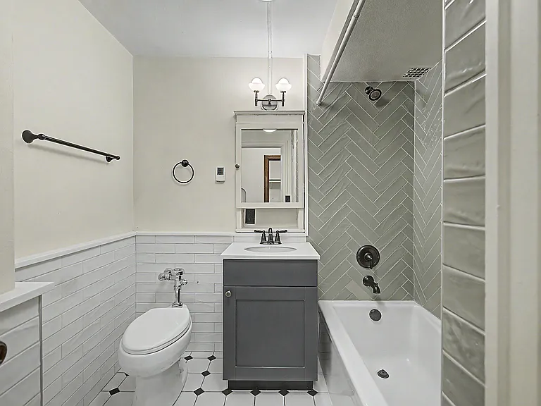 Roosevelt Apartments — Photo 24