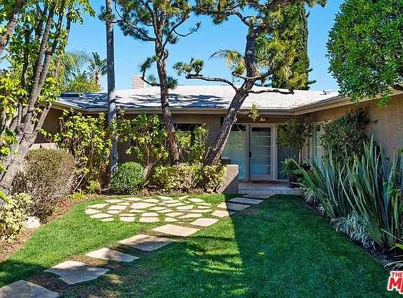 4th image of 2670 Carmar Dr