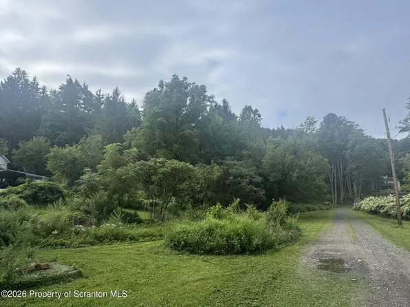 Spruce Dr, Clarks Summit, PA 18411