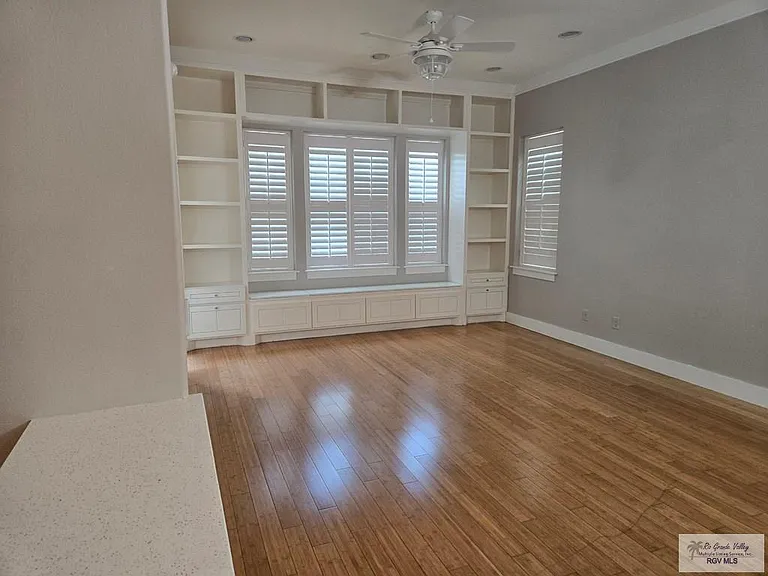 524 Wildrose Ln #1 — Photo 4