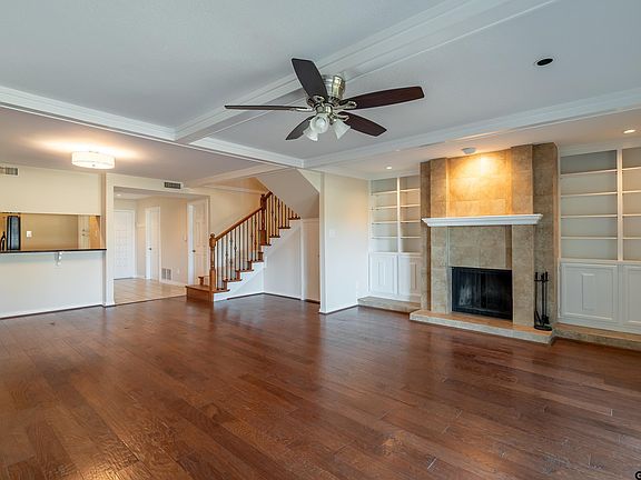 3rd image of 104 Emerald Bay Dr