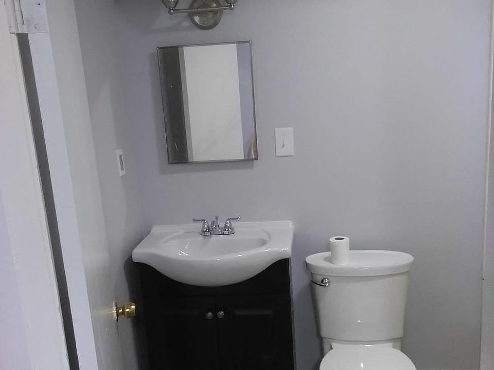2nd image of 334 Ferry St APT 2