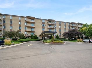 100 W Butterfield Rd APT 101N, Elmhurst, IL 60126