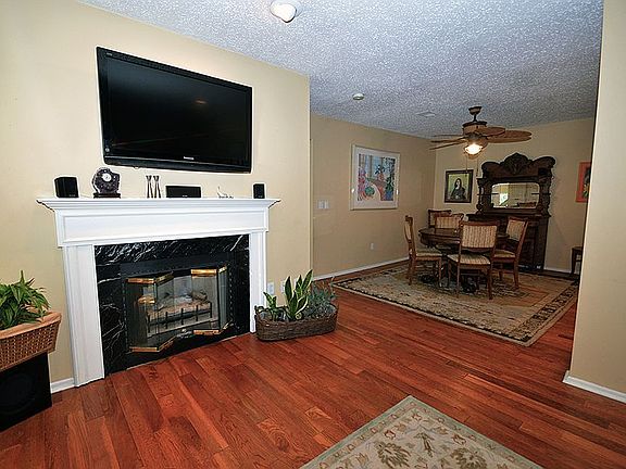 4th image of 31 Perkins Dr