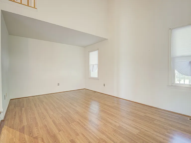 13907 Concord Ave — Photo 7