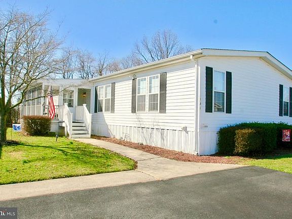 3rd image of 141 Gale Dr