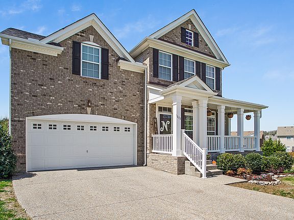 2nd image of 1633 Dandelion Ct