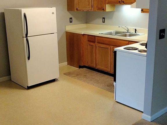 3rd image of 628 N Montour St APT 6