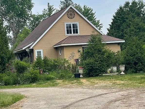 28223 50th St, Bangor, MI 49013