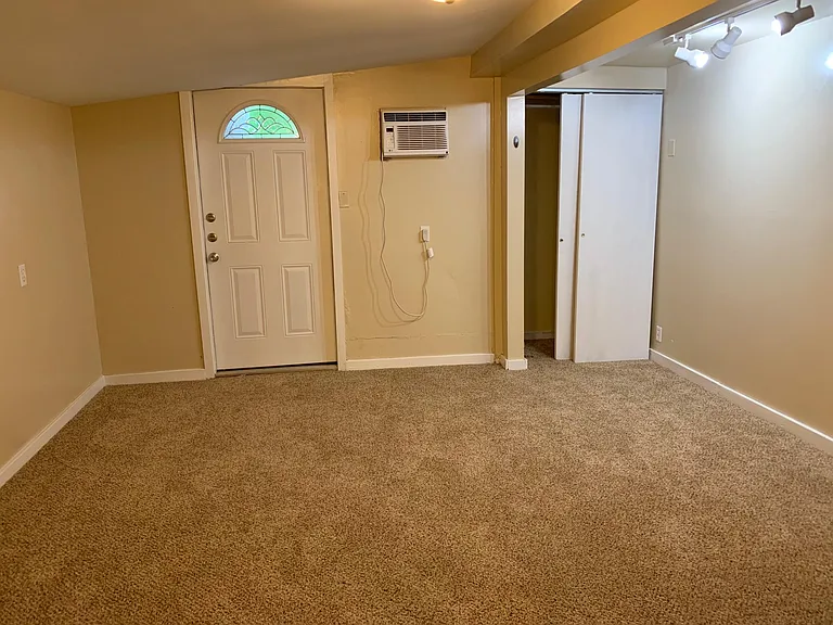 501 Glover Dr — Photo 3