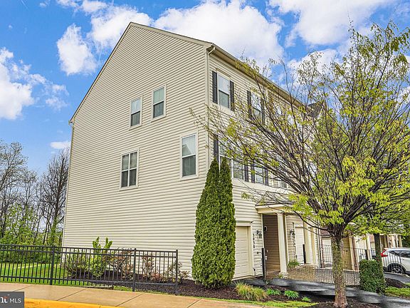 3rd image of 3038 Chinkapin Oak Ln #135