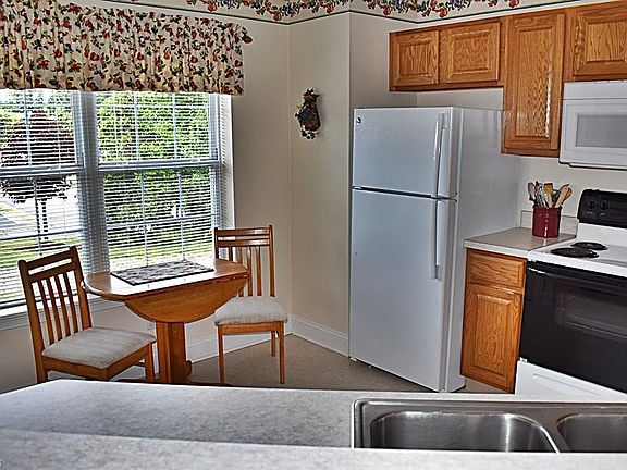 2nd image of 5300 Heatherfield Cir #B1