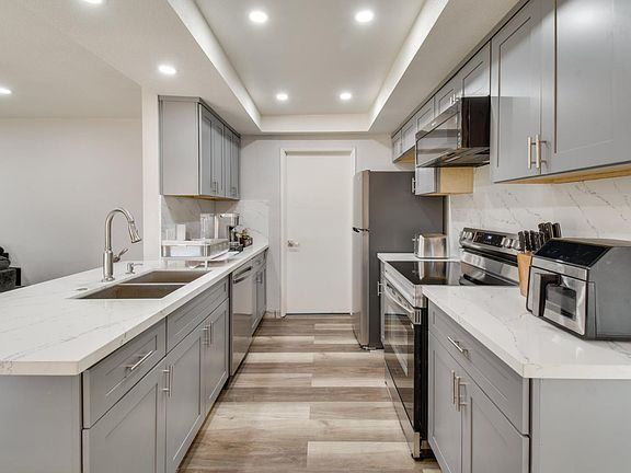 5th image of 6034 Country Club Pl