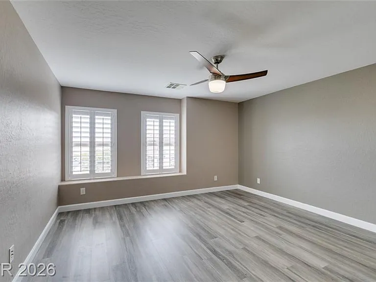1129 Emanuel St — Photo 35