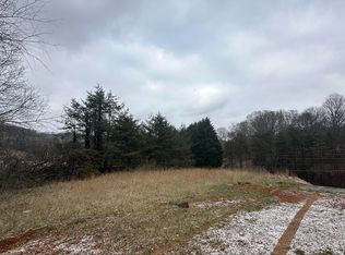 715 Hammond Ave, Mount Carmel, TN 37645