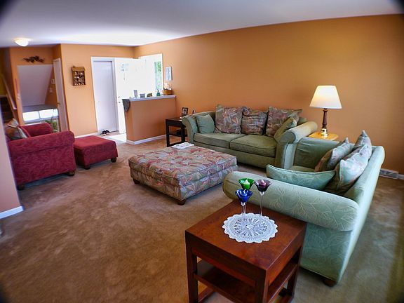 3rd image of 10117 Parke Ave