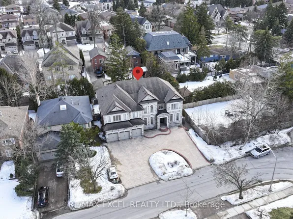 19 Addison St, Richmond Hill, ON L4C 9N1