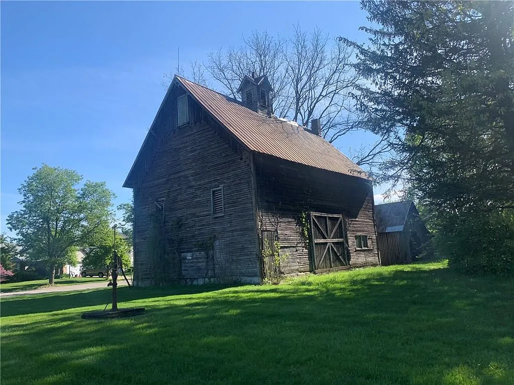 6211 Zionsville Rd photo 1
