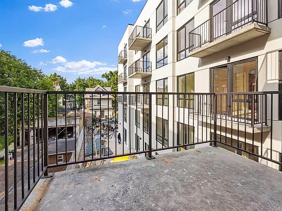 3rd image of 151 Hawthorne St #4B
