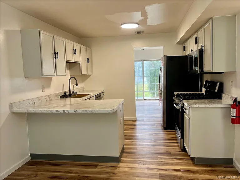 49 Woodlake Dr — Photo 5
