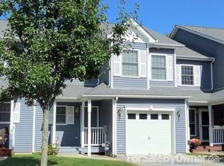 267 Pinebrook Dr, Hyde Park, NY 12538