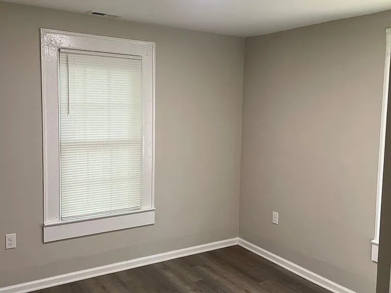 2320 Waterbury St — Photo 4