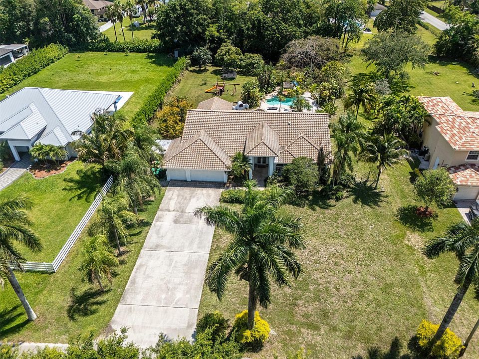 1st image of 14463 SW 16th Ct