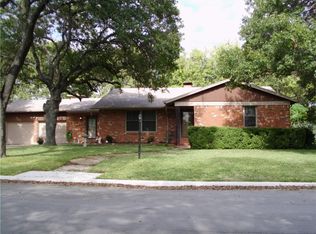 6200 Longhorn Trl, Lake Worth, TX 76135