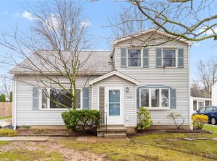 275 Hedstrom Dr, Amherst, NY 14226