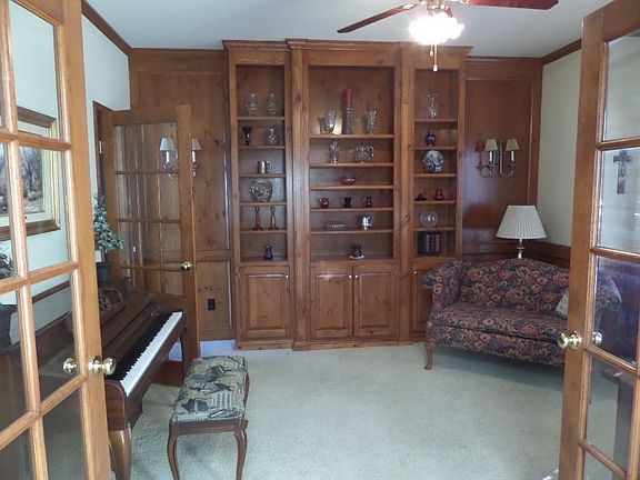 2nd image of 1228 SW Coachlight Dr