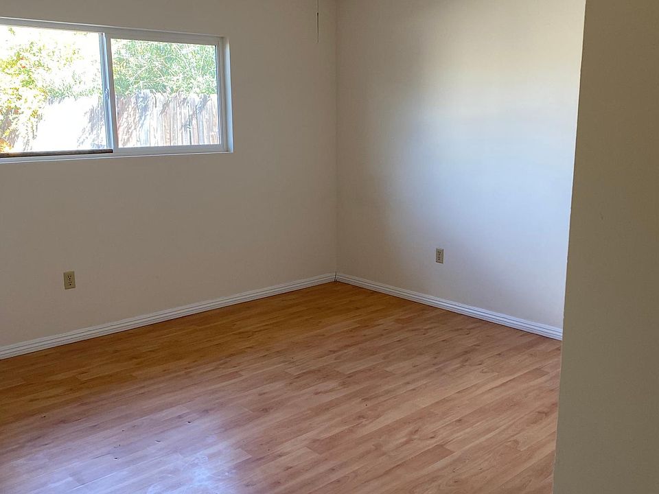1st image of 40904 Camellia Dr