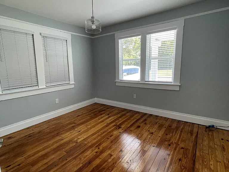 1308 E Chelsea St — Photo 11