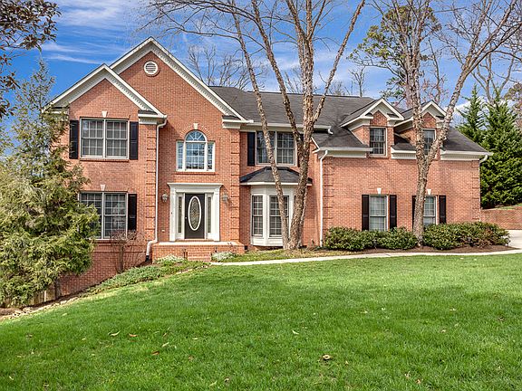 3rd image of 10317 Castlebridge Ct