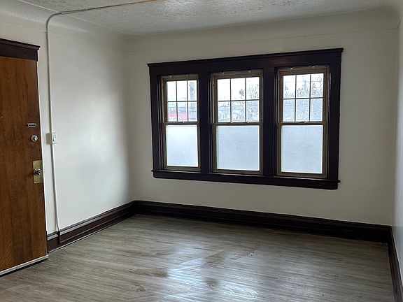 3rd image of 3384 W 63rd St APT 4