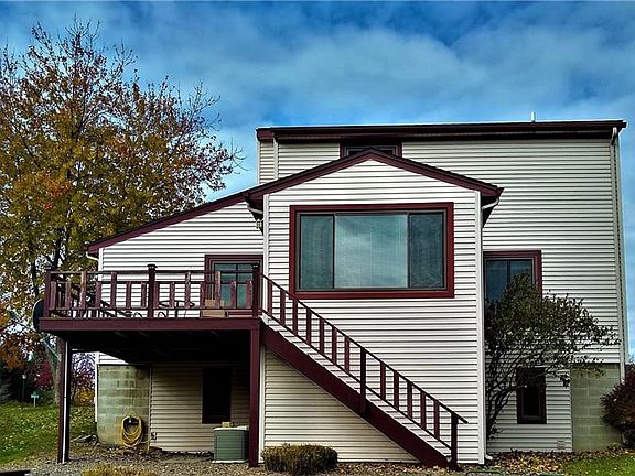 3rd image of 24 Chiswick Dr