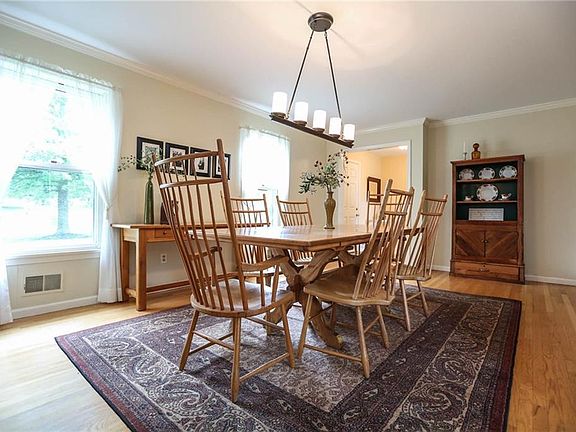 4th image of 9 Fellview Dr