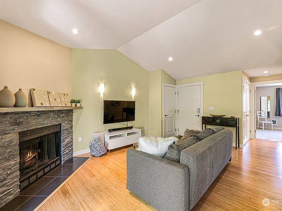5th image of 15291 NE 82nd Street #303