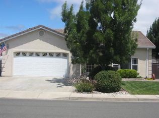 450 Briarwood Dr, Ukiah, CA 95482