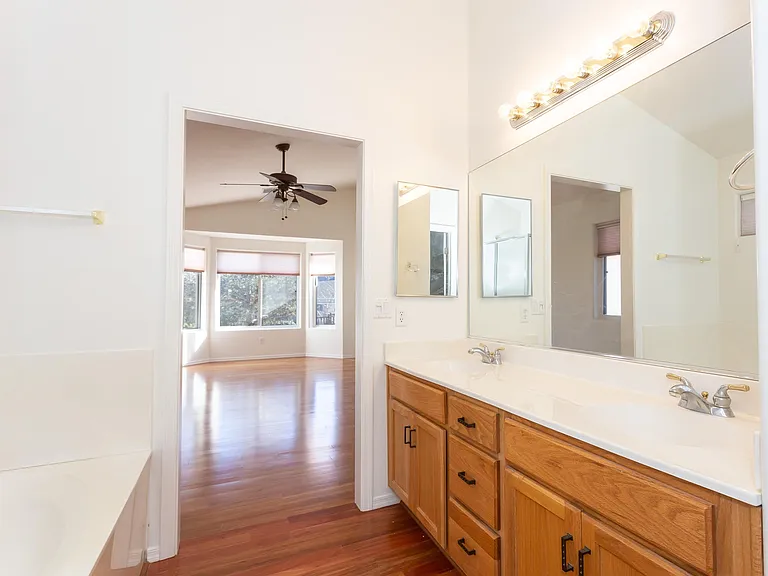 1654 Saint Andrews Way — Photo 16