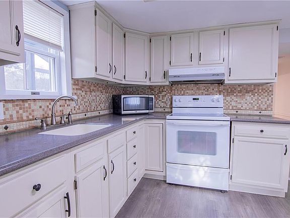 4th image of 3734 Lehigh Dr