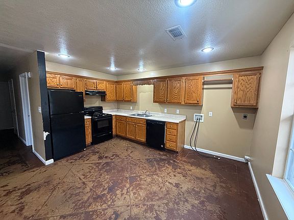 2nd image of 920 Belt St #7