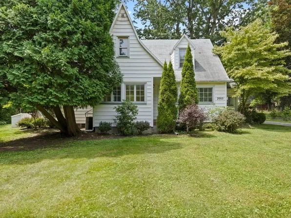 2005 Manitou Rd, Spencerport, NY 14559