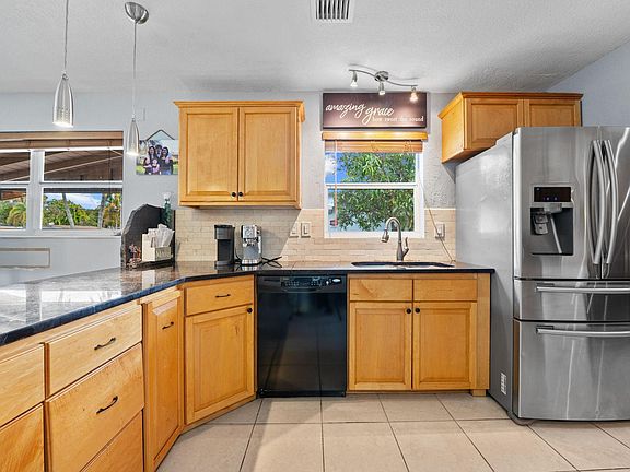 5th image of 5554 SW 6th Street