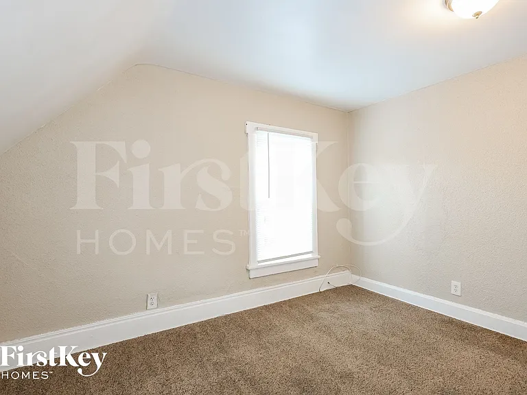 2901 Ezekiel Ave — Photo 10