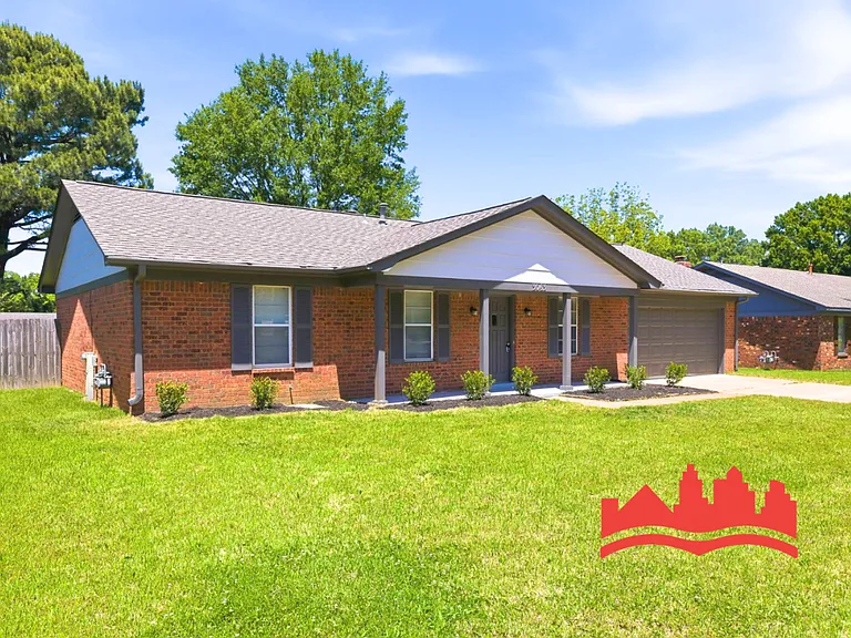 3063 Mary Elizabeth Dr — Photo 3
