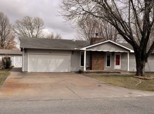 1110 N Westwind Dr, Valley Center, KS 67147