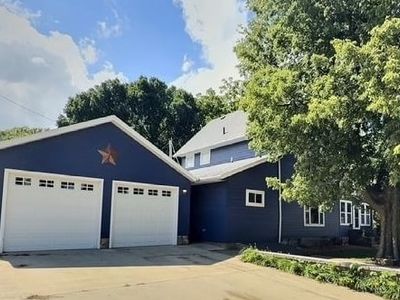 1710 Denver Ave, Spirit Lake, IA, 51360