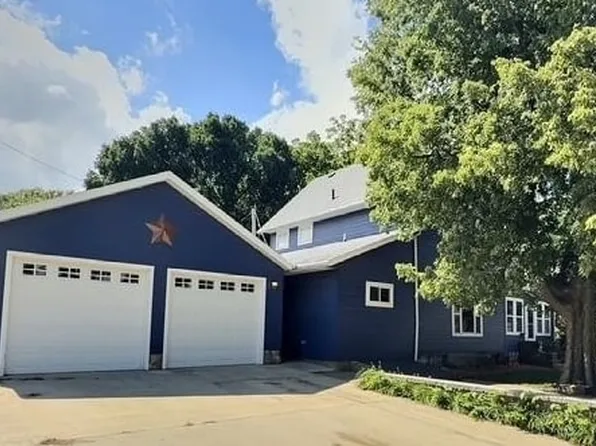 1710 Denver Ave, Spirit Lake, IA 51360