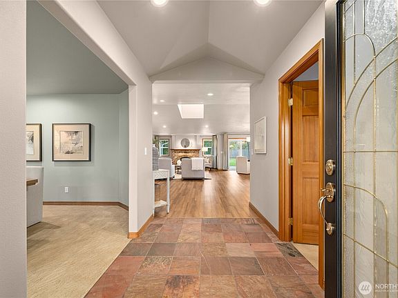 4th image of 5923 12th Street NE